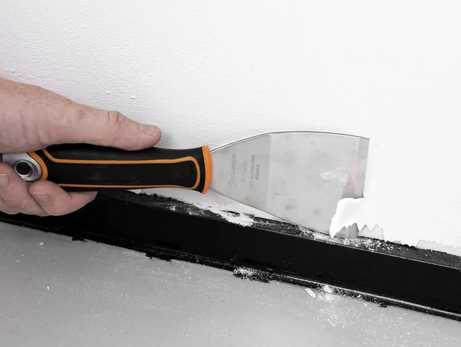 How to Use a Putty Knife