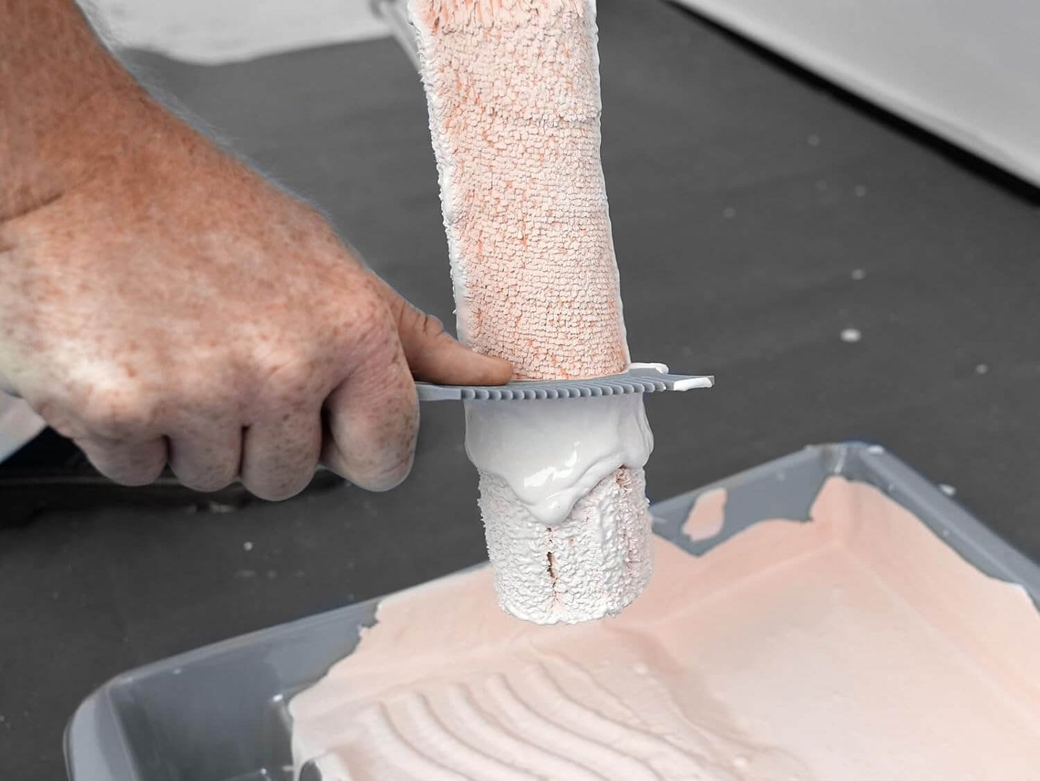 How to Clean a Paint Roller