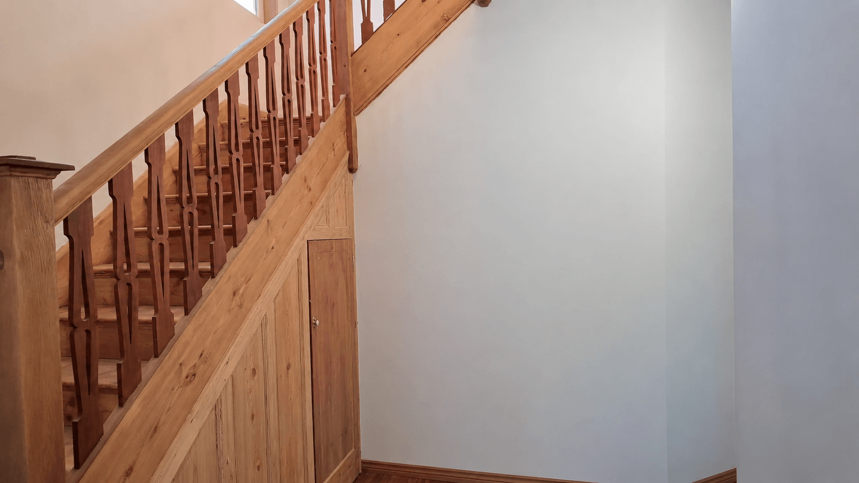 How to Paint Stair Railing