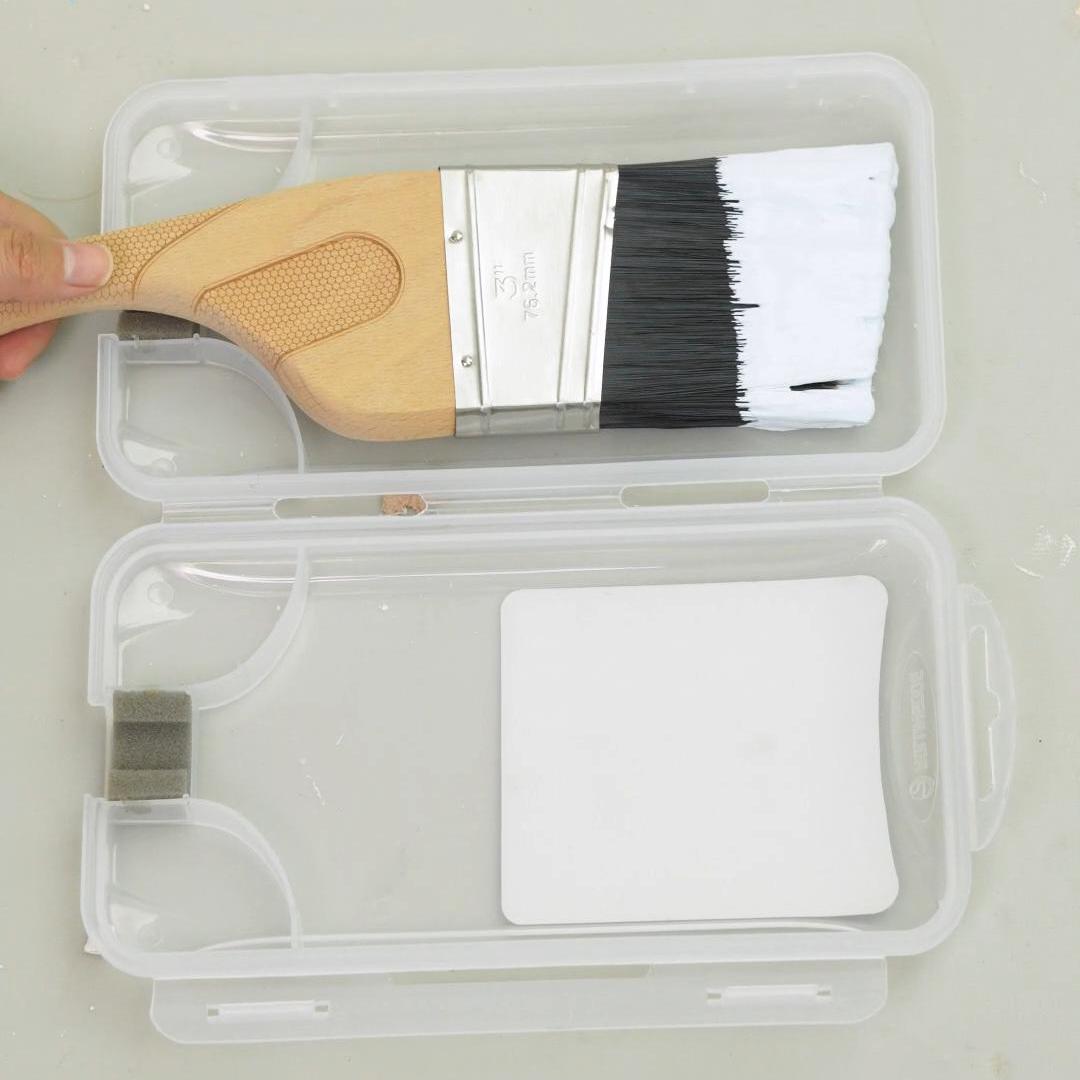 How to Keep a Paint Brush from Drying Out